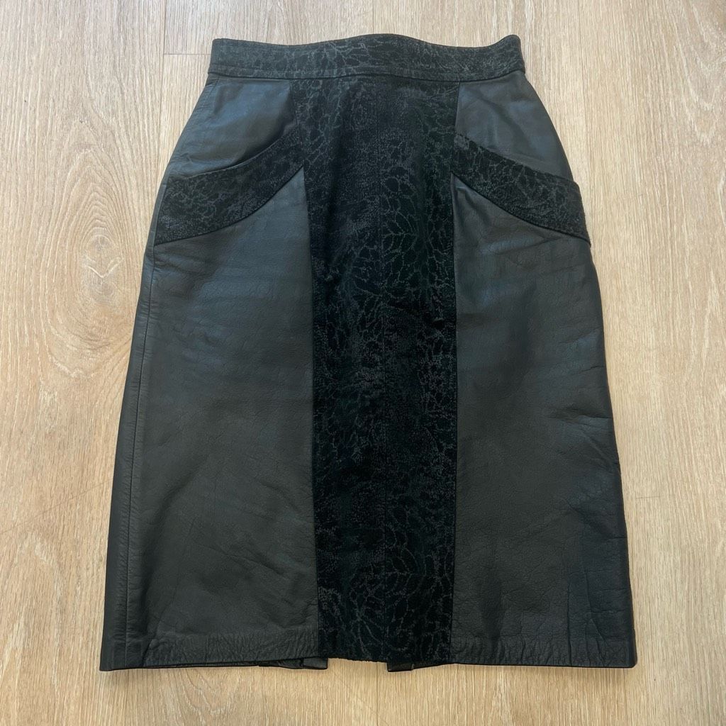 Vintage Winlit Vintage Black Leather & Suede High Waist Pencil Skirt Size 28" / US 6 / IT 42 - 2 Thumbnail