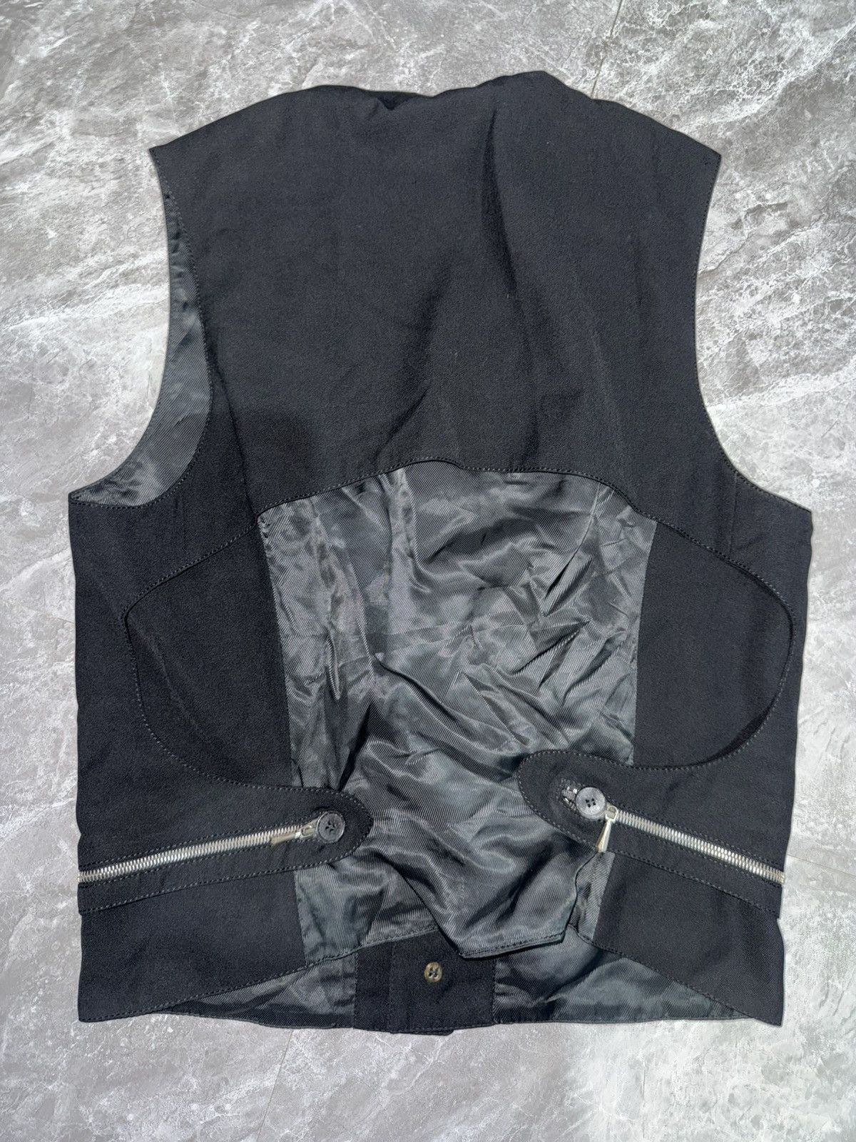 Dirk Bikkembergs Archival Dirk Bikkembergs Back panelled Waist Zip Vest Size US M / EU 48-50 / 2 - 2 Thumbnail