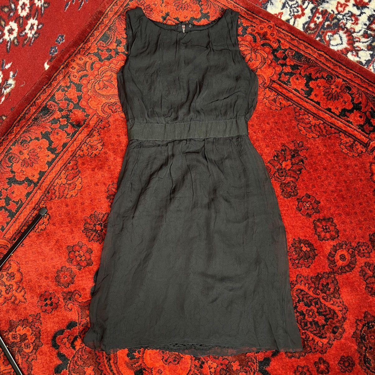 Dolce & Gabbana Lace luxury high fashion designer Dolce & Gabbana dress Size M / US 6-8 / IT 42-44 - 2 Thumbnail
