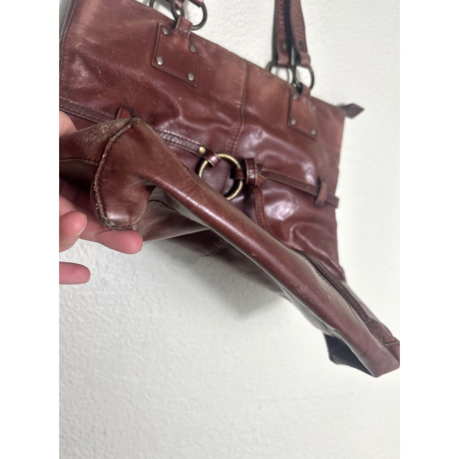 The Territory Ahead VINTAGE Territory Ahead Brown Leather Shoulder Bag Distressed Large Tote Women 14.5x12x3 Mens? Women? Size ONE SIZE - 7 Thumbnail