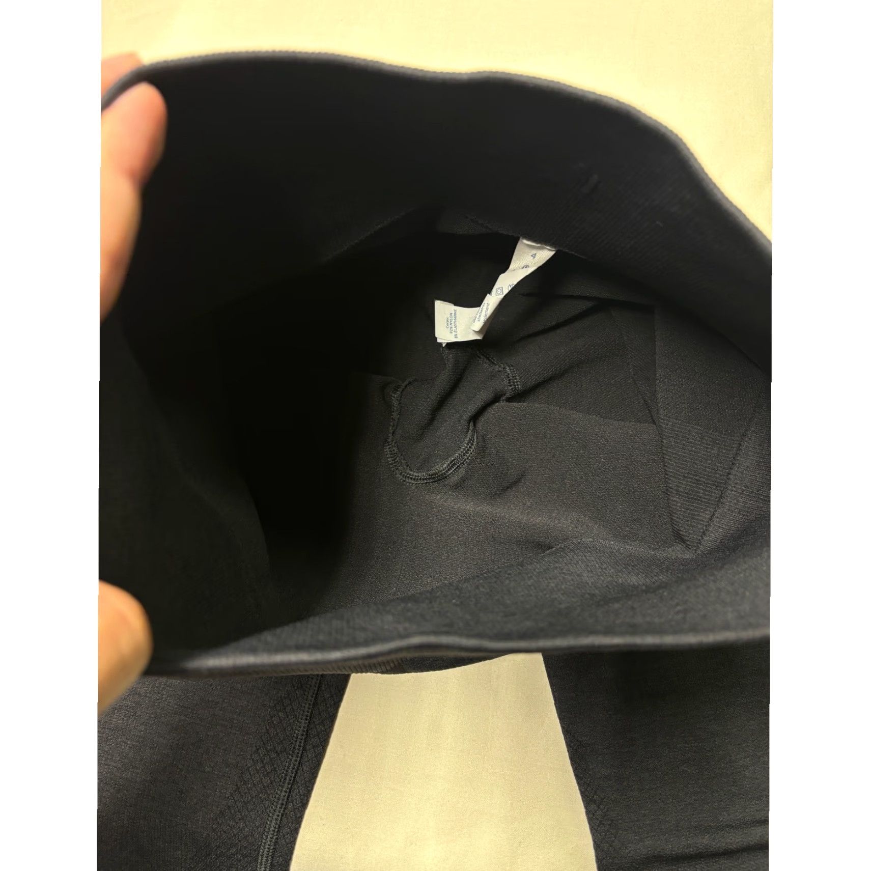 Lululemon Lululemon Athletica Crop Leggings Womens Size 4 High Rise Athletic Activewear Black Seamless Stretch Yoga Workout Size 27" / US 4 / IT 40 - 3 Thumbnail