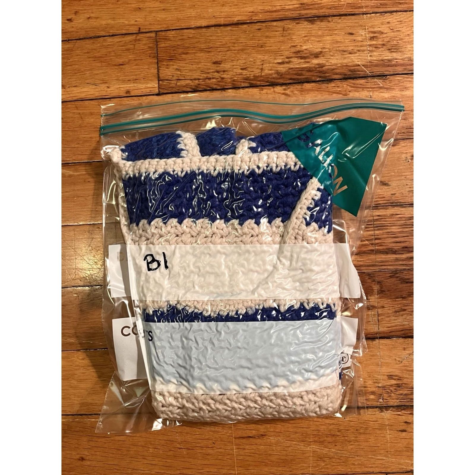 Vintage VINTAGE 70s Hand Crochet Granny Tank Top Vest Womens S Striped White Blue Boho Shirt Womens S Size S / US 4 / IT 40 - 8 Thumbnail