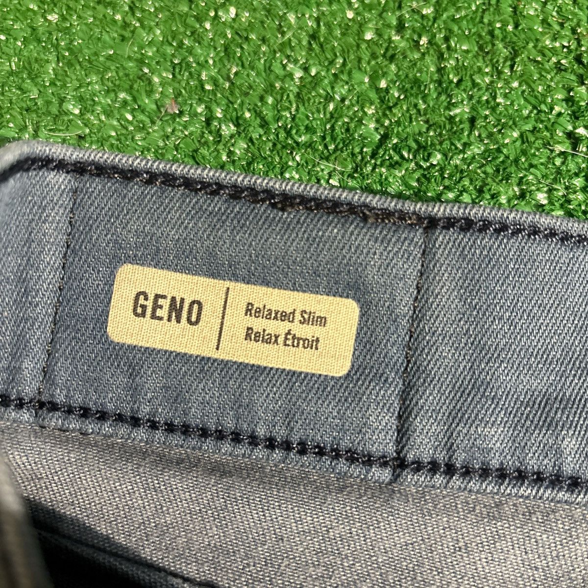 True Religion True Religion Geno Relaxed Slim Blue Jeans Size 33 Size US 33 - 8 Thumbnail