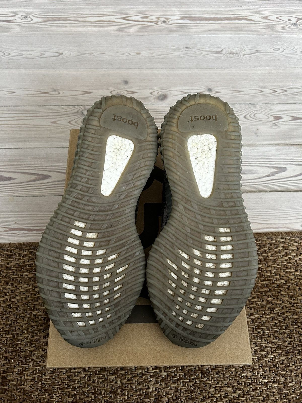 Yeezy Yeezy Boost 350 Beluga v2 Size US 9.5 / EU 42-43 - 3 Thumbnail