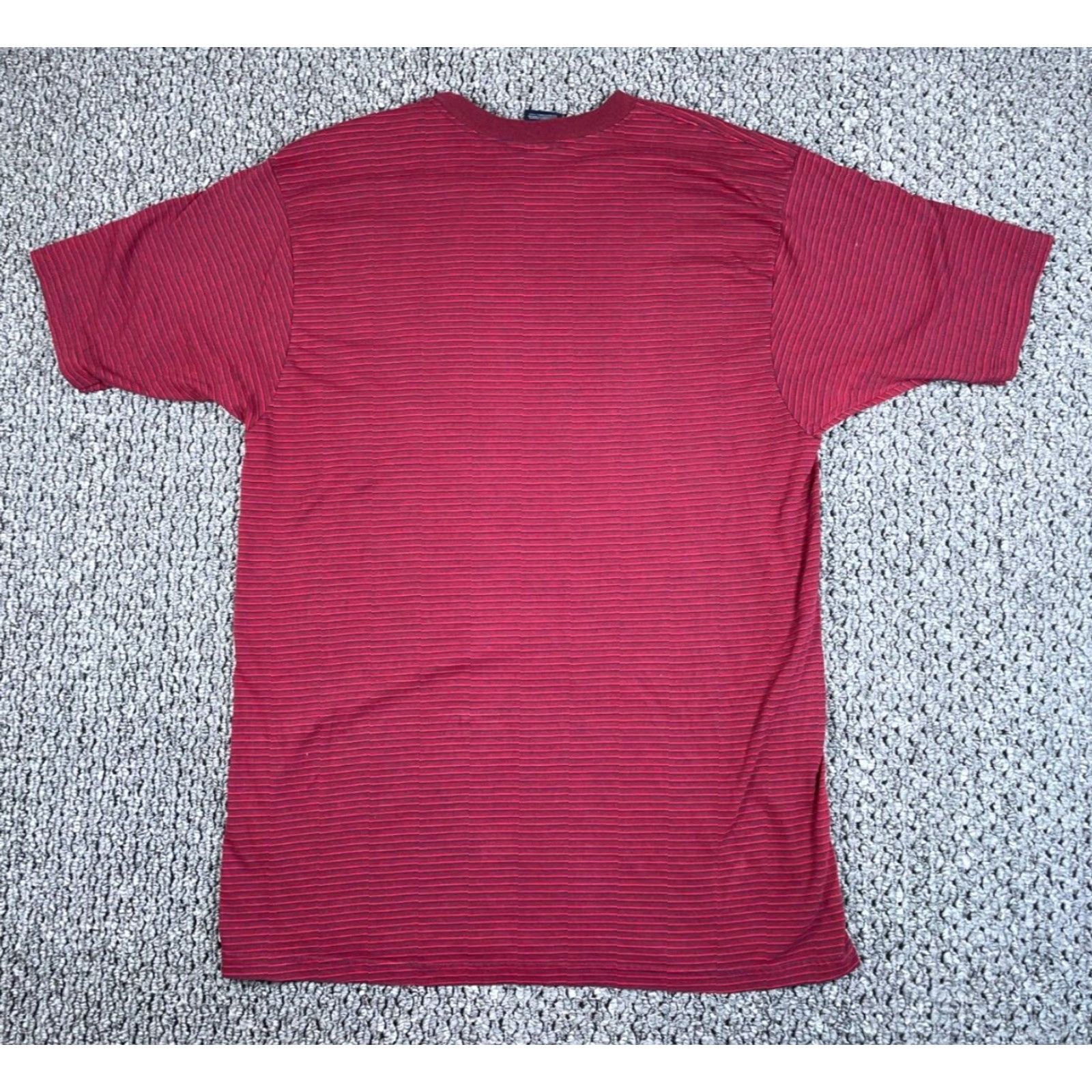 Vintage VINTAGE VTG Elongated Striped Pattern T-Shirt Adult XL Red Black Crewneck Skater Y2K Mens Size US XL / EU 56 / 4 - 2 Thumbnail