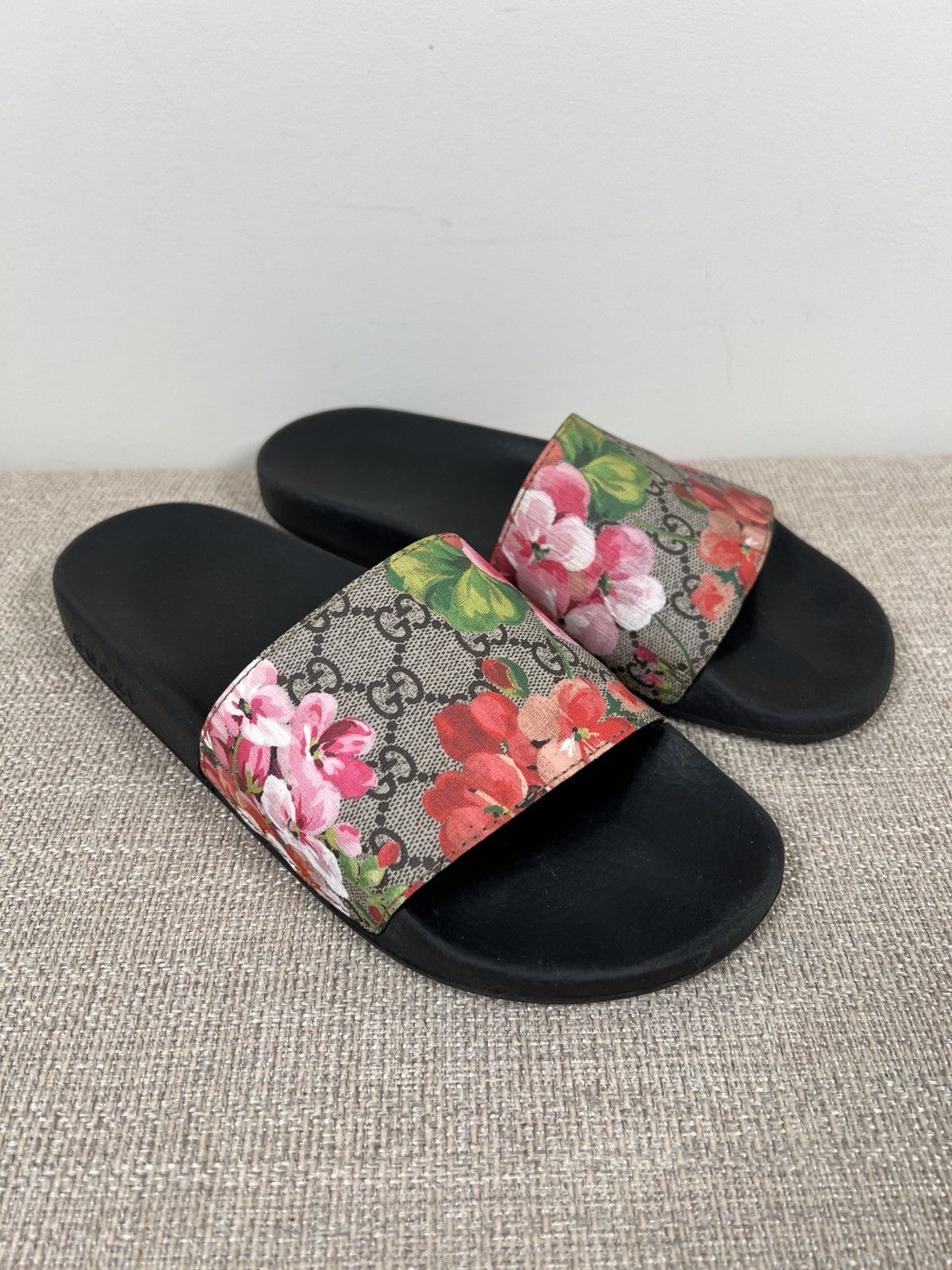 Gucci Gucci Floral Bloom Blooms Supreme GG Slides Slide Sandals