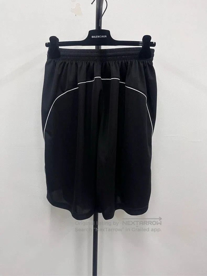 Balenciaga Balenciaga Manchester United Lion Shorts. Size US 34 / EU 50 - 2 Thumbnail