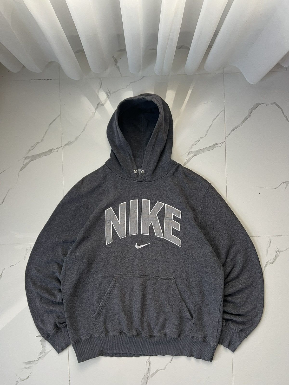00s NIKE CENTR SWOOSH SPELLOUT LOGO VINTAGE BAGGY HOODIE Y2K