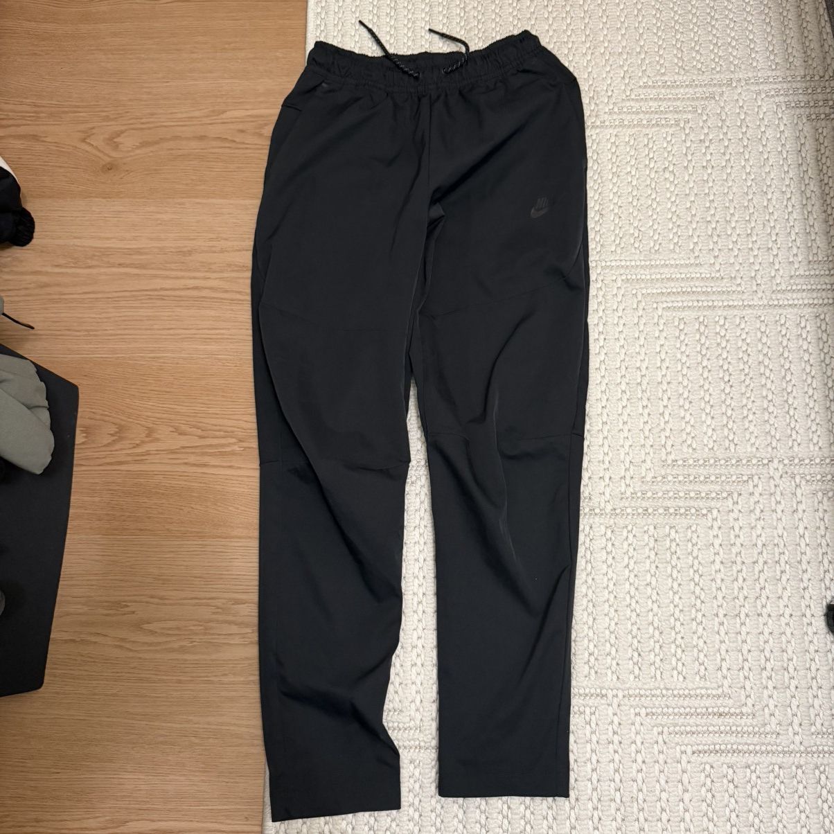 Nike Nike Club Woven Tapered Pants Black Small Men CU4483-010 Size US 31 - 1 Thumbnail