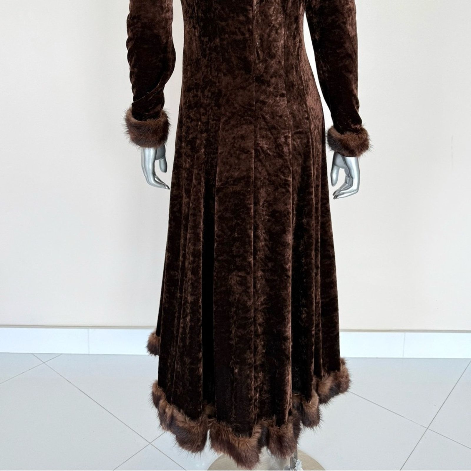 Krizia Krizia women velour dress natural fur size 42 IT or 6 US Size M / US 6-8 / IT 42-44 - 6 Thumbnail