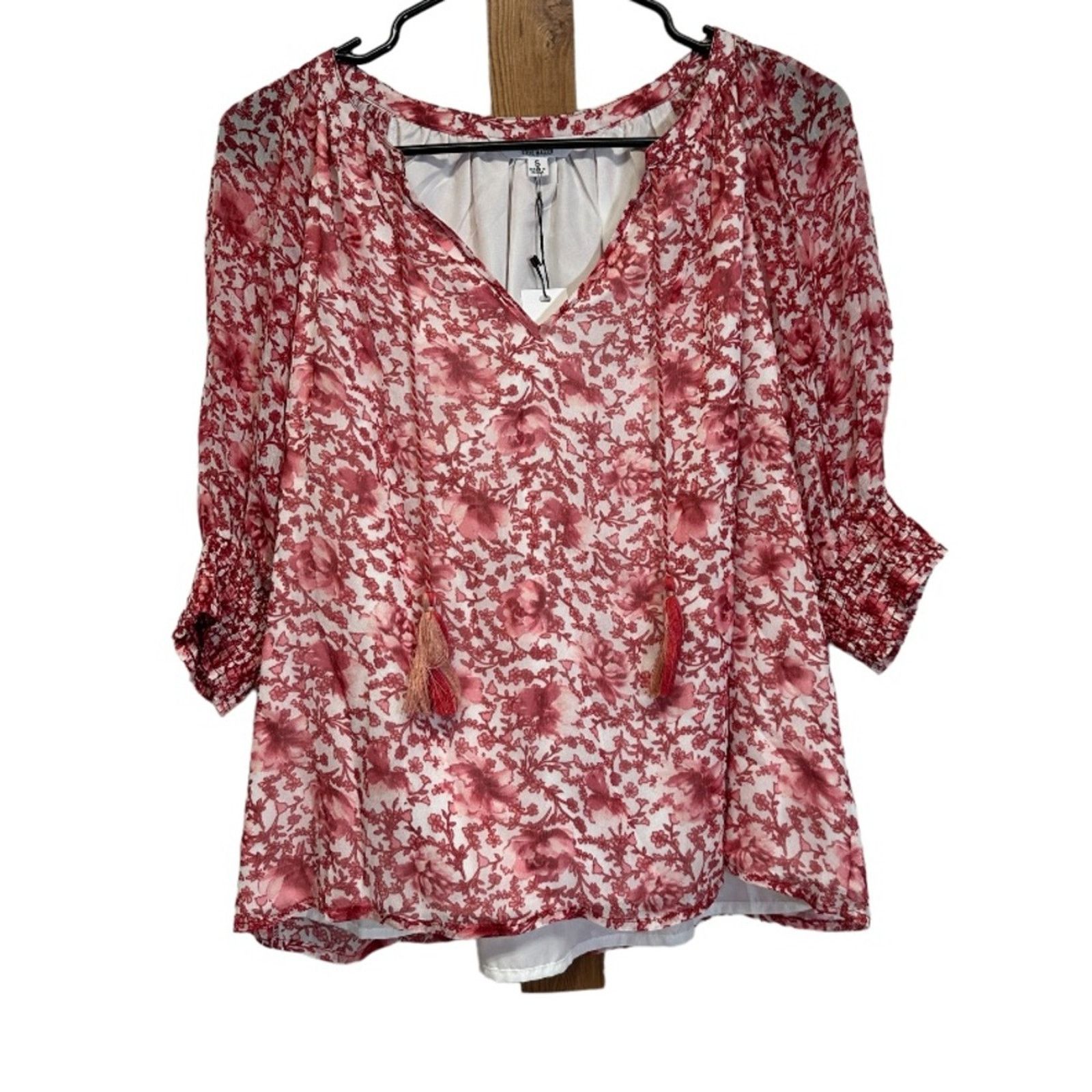 BB Dakota BB Dakota Say a Prairie for You Red Pink & White Floral Top Size S / US 4 / IT 40 - 1 Thumbnail