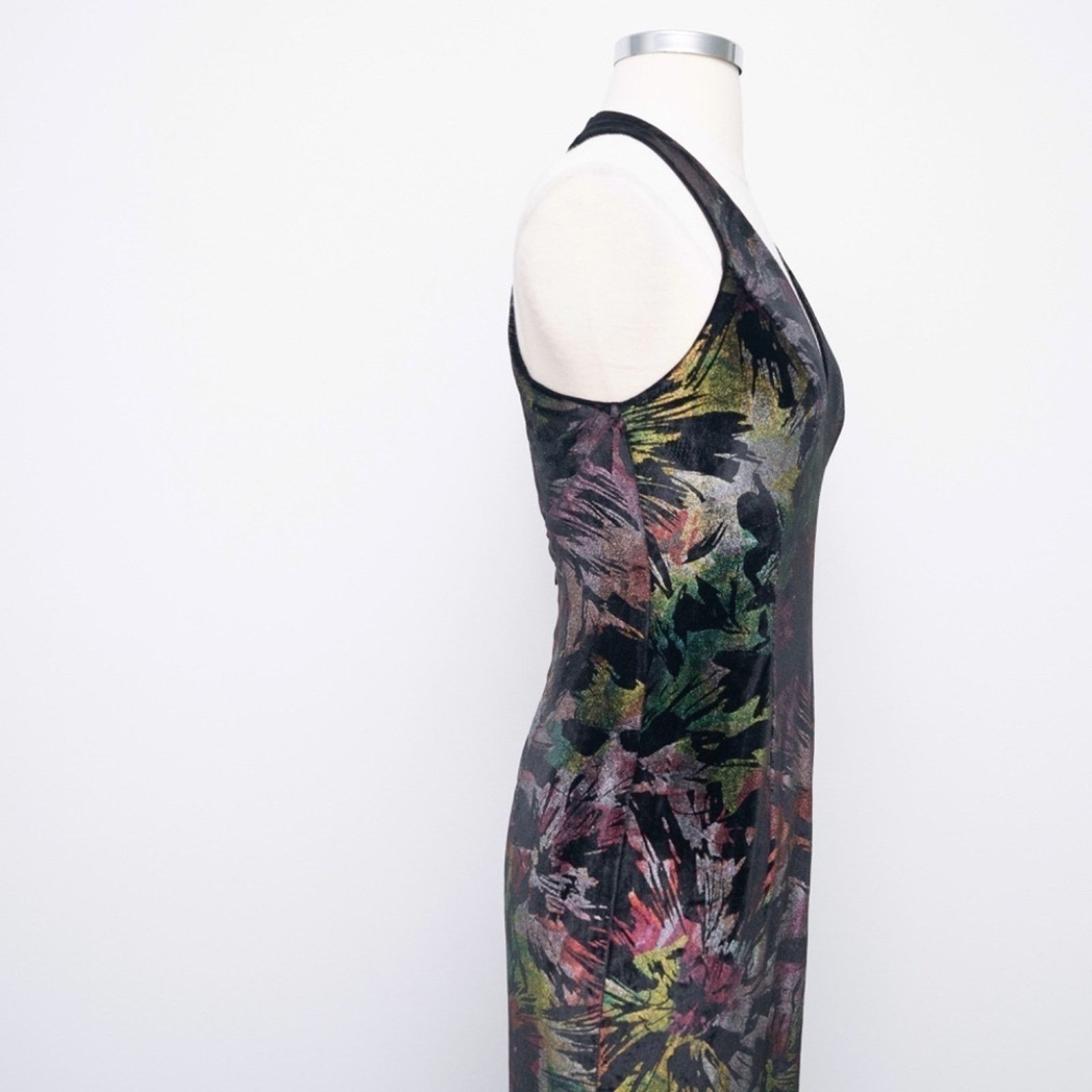 Dress the Population Dress The Population. Abstract Leaf Print Velvet gown. Size XS / US 0-2 / IT 36-38 - 7 Thumbnail