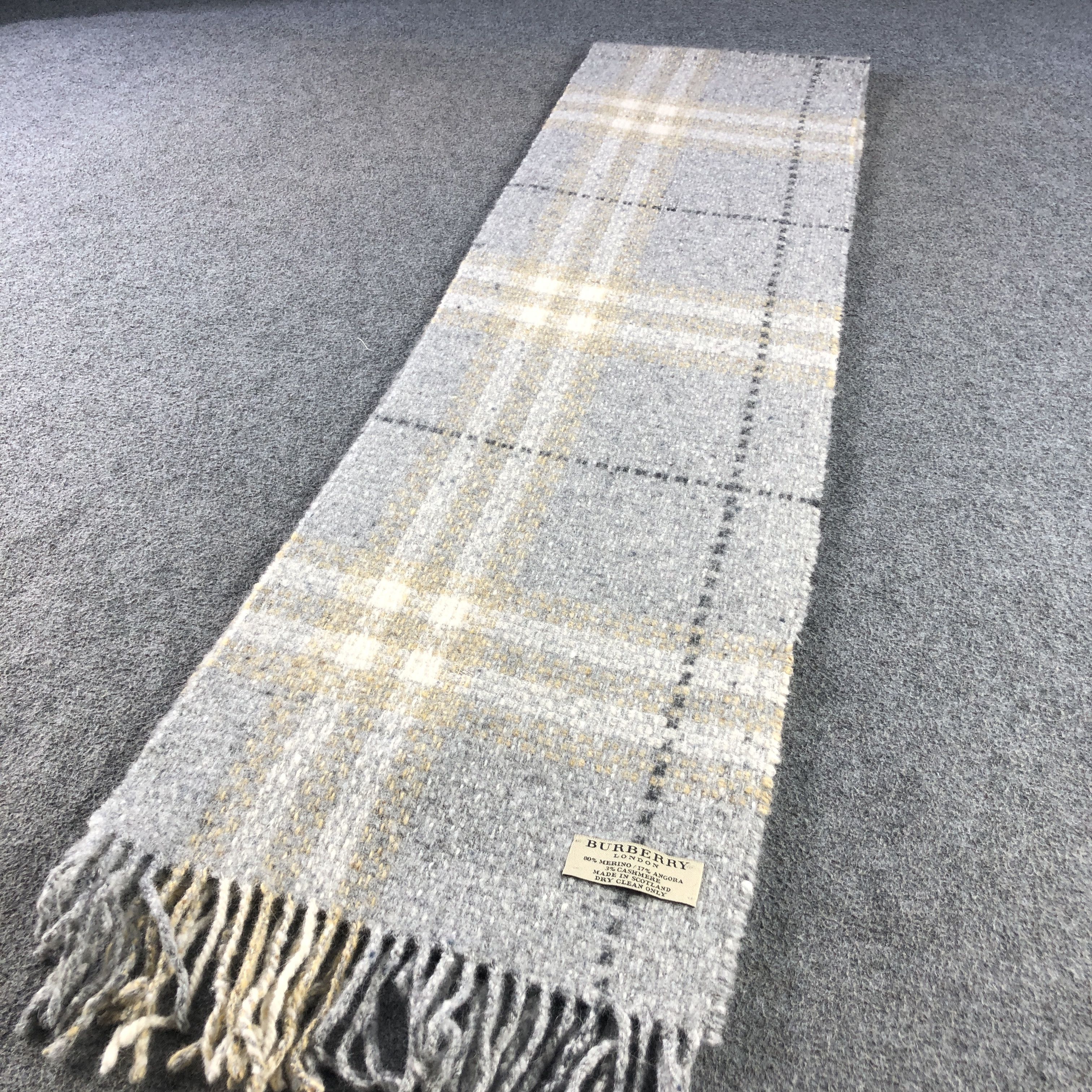Burberry Burberry Nova Check Wool/Angora Long Scarf Muffler V2848 Size ONE SIZE - 3 Thumbnail
