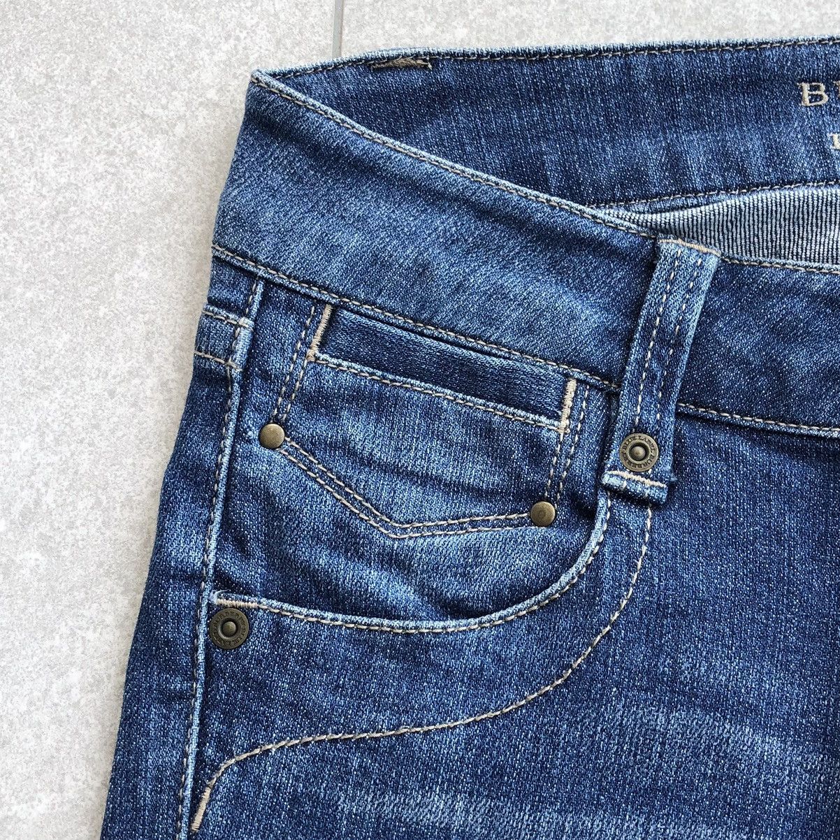Burberry Burberry Blue Label Stretchable 3 Quarter Denim Pants Size 28" / US 6 / IT 42 - 7 Thumbnail
