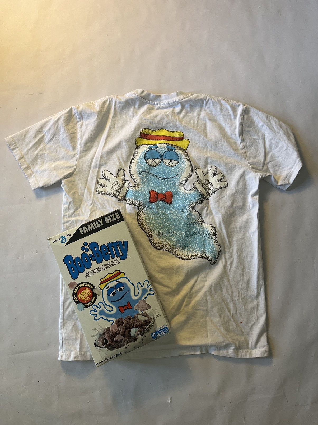 Kaws Kaws x Monsters Boo Berry T-shirt Size US L / EU 52-54 / 3 - 1 Thumbnail