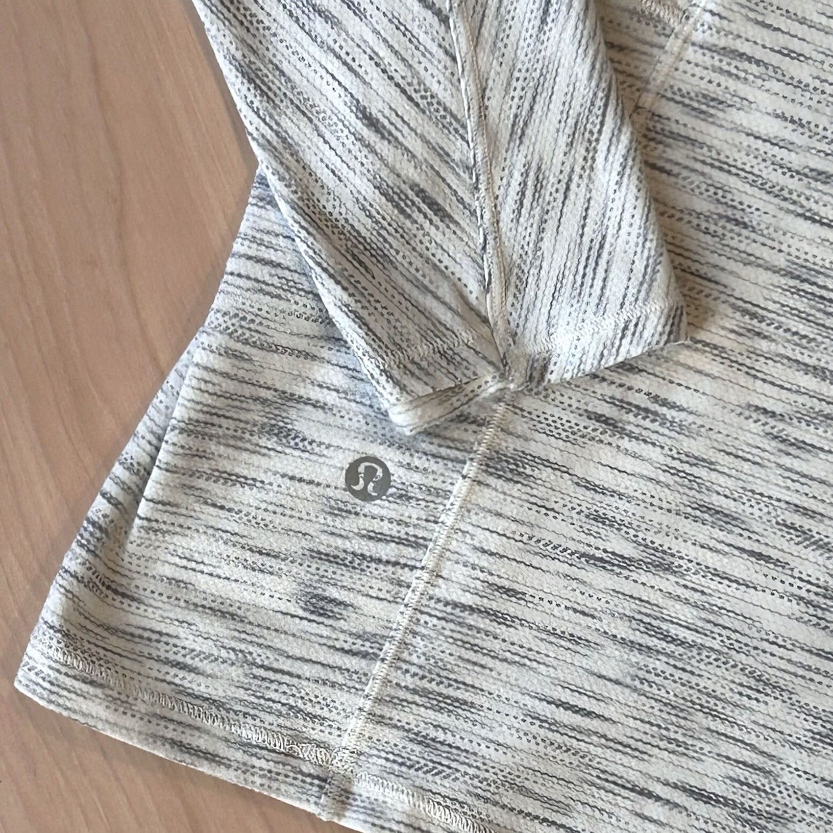 Lululemon Lululemon Set To Sweat Long Sleeve Top Women’s Medium Tiger Space Dye Hail White Size M / US 6-8 / IT 42-44 - 4 Thumbnail