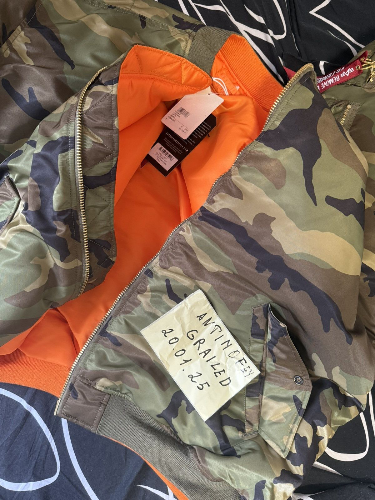 Alpha Industries × Vetements CAMOUFLAGE BOMBER JACKET Size US S / EU 44-46 / 1 - 8 Thumbnail