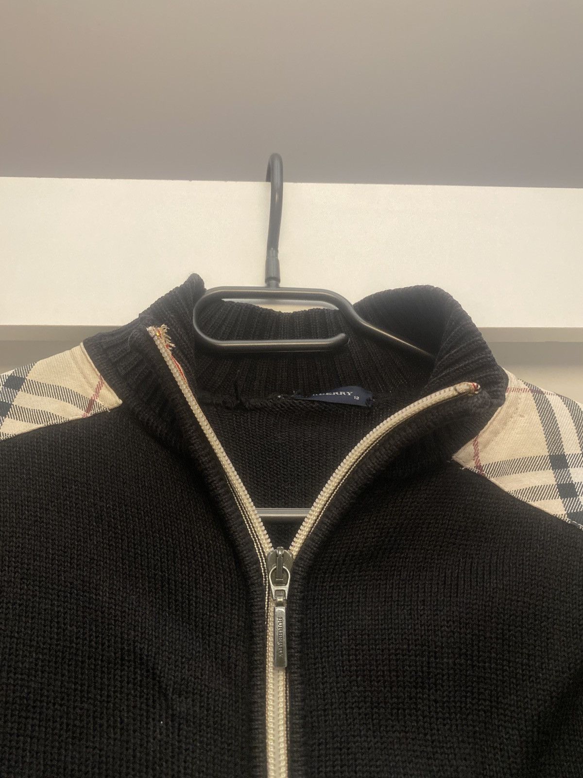 Burberry Burberry luxury zip knitwear with pattern on shoulders Size XS / US 0-2 / IT 36-38 - 6 Thumbnail