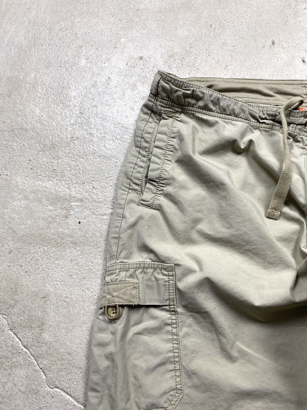 Nike Vintage Nike Cargo Shorts ACG Y2K Travis Scott style Size US 35 - 7 Thumbnail