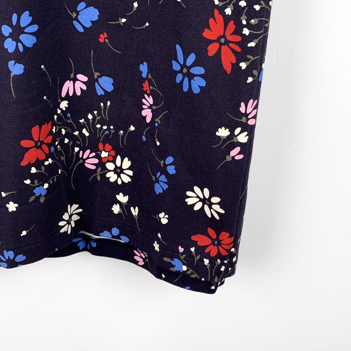Balenciaga Balenciaga Multicolor Floral All Over Print T-shirt K26WX Size US XS / EU 42 / 0 - 4 Thumbnail