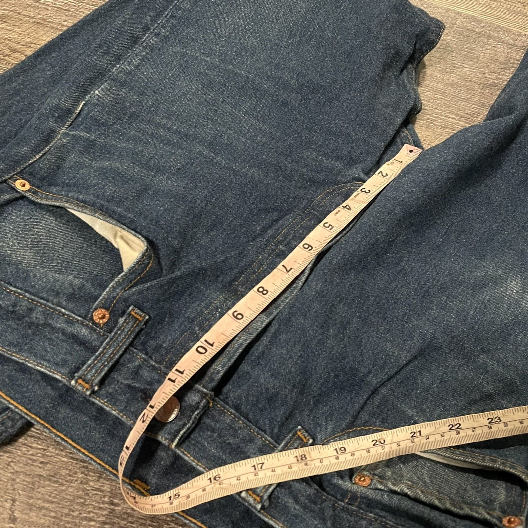 Levi's VINTAGE Levi’s 501 Jeans Mens Denim Dark Wash 32 x 30 USA 1990s Straight Size US 32 / EU 48 - 8 Thumbnail