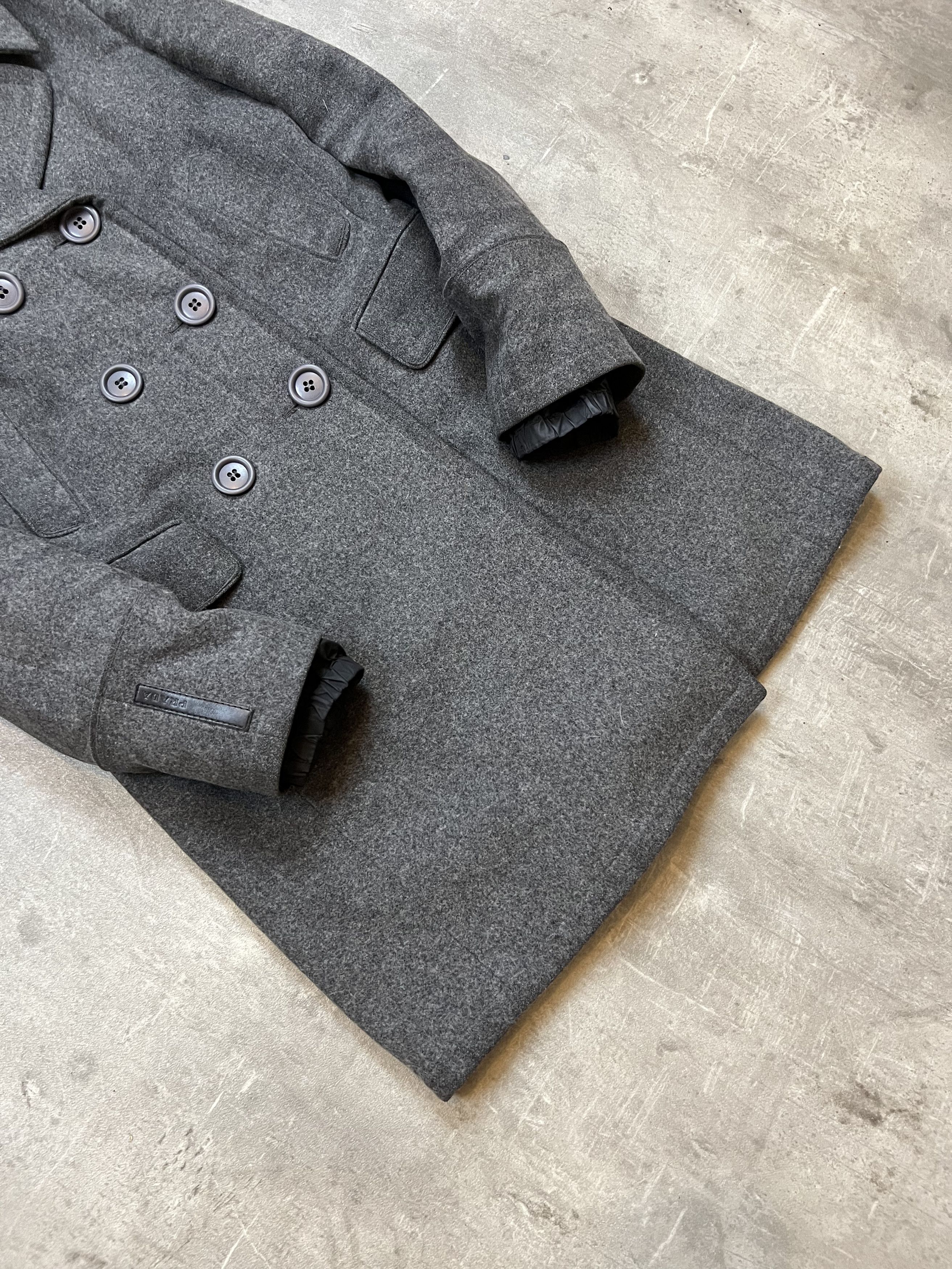 Prada prada womens coat size M Size M / US 6-8 / IT 42-44 - 3 Thumbnail
