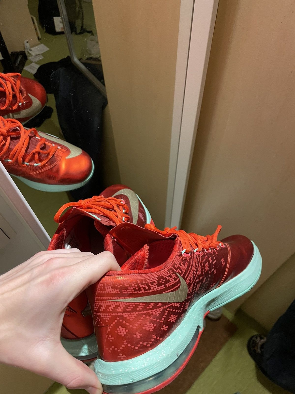Nike Nike KD 6 Christmas size 44 Size US 10.5 / EU 43-44 - 4 Thumbnail