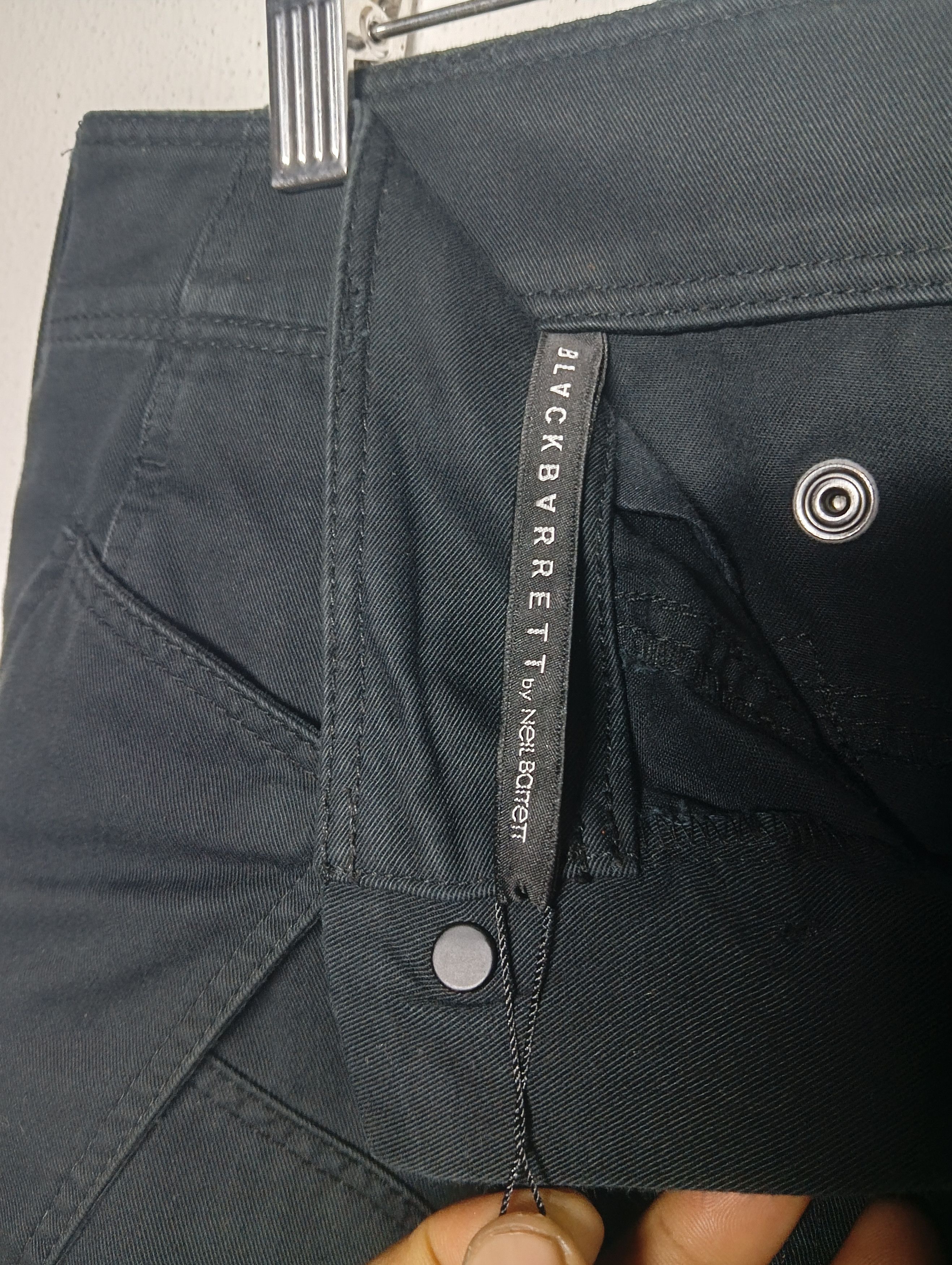 Black Barrett × Neil Barrett black barrett by neil barrett tactical cargo 3/4 pants Size US 32 / EU 48 - 10 Thumbnail