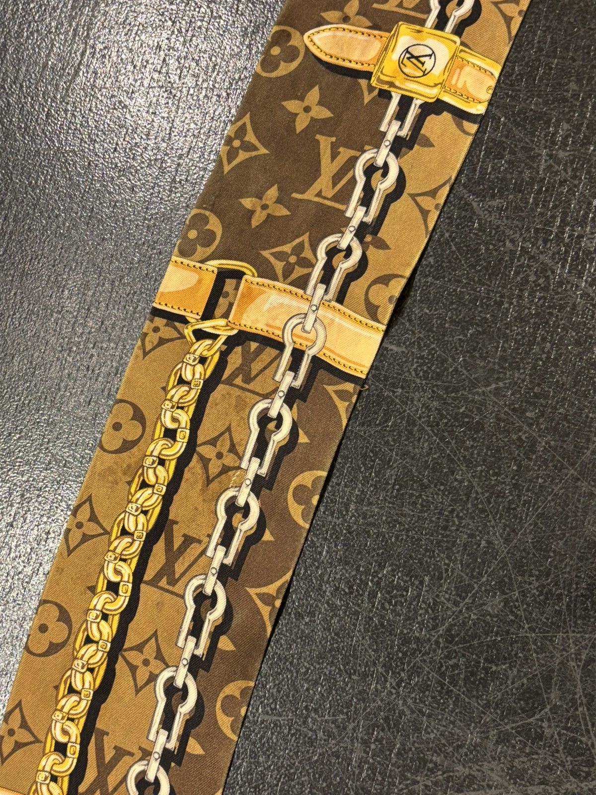 Louis Vuitton Louis Vuitton Monogram Silk Confidential Bandeau Size ONE SIZE - 3 Thumbnail