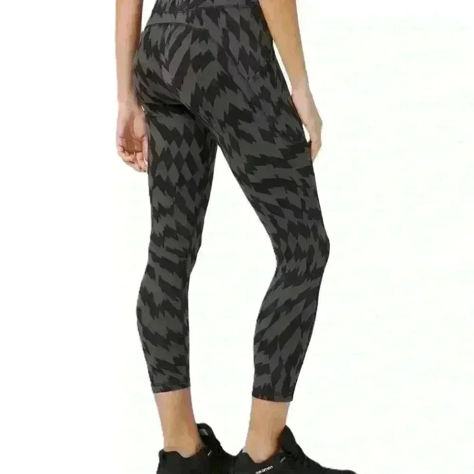 Lululemon NWT Lululemon Invigorate High Rise 25" Leggings Size 2 Size 26" / US 2 / IT 38 - 2 Thumbnail