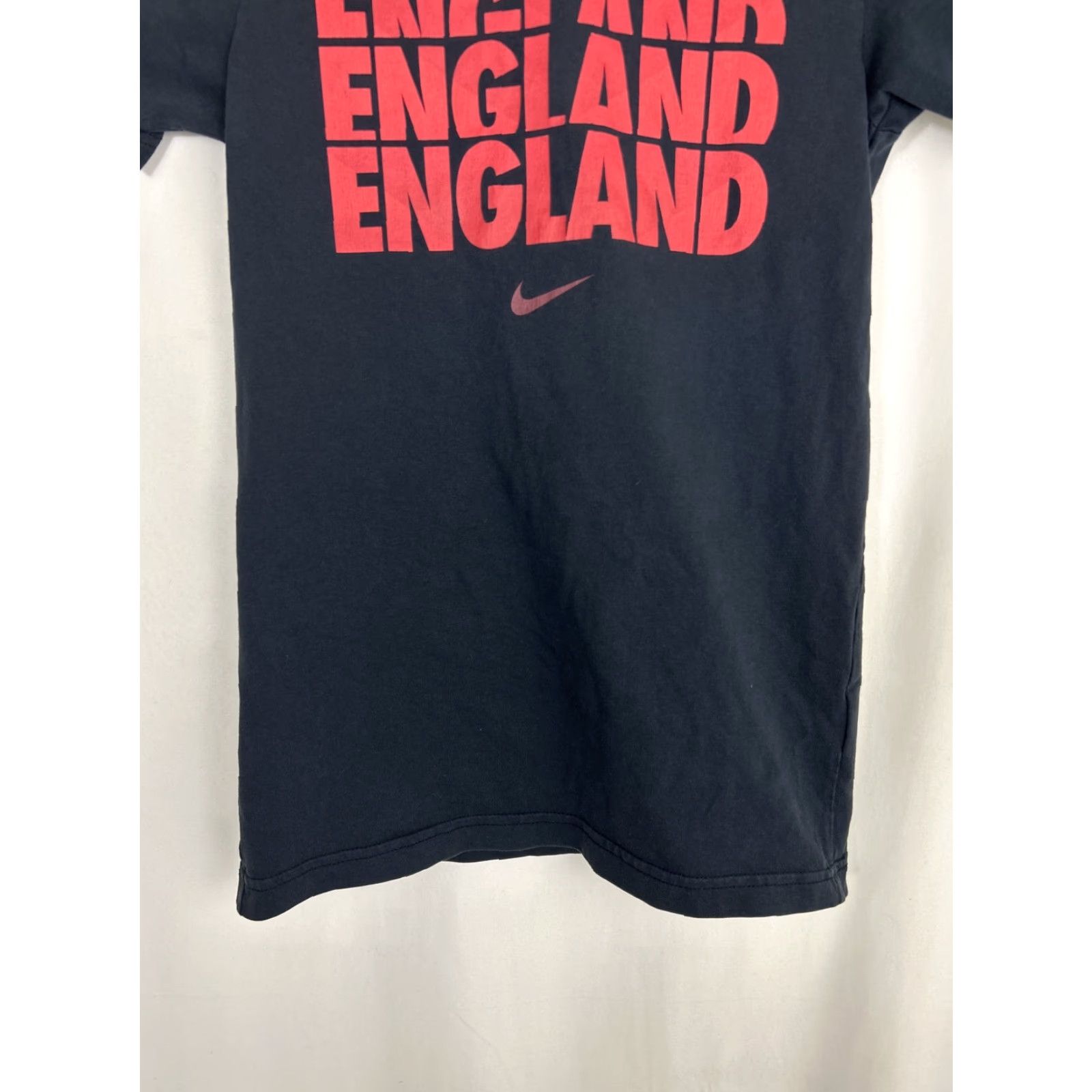 Nike NIKE MENS T-Shirt Slim Fit Graphic Crew Neck Black 16” Chest 28” Length XS? Size US S / EU 44-46 / 1 - 6 Thumbnail
