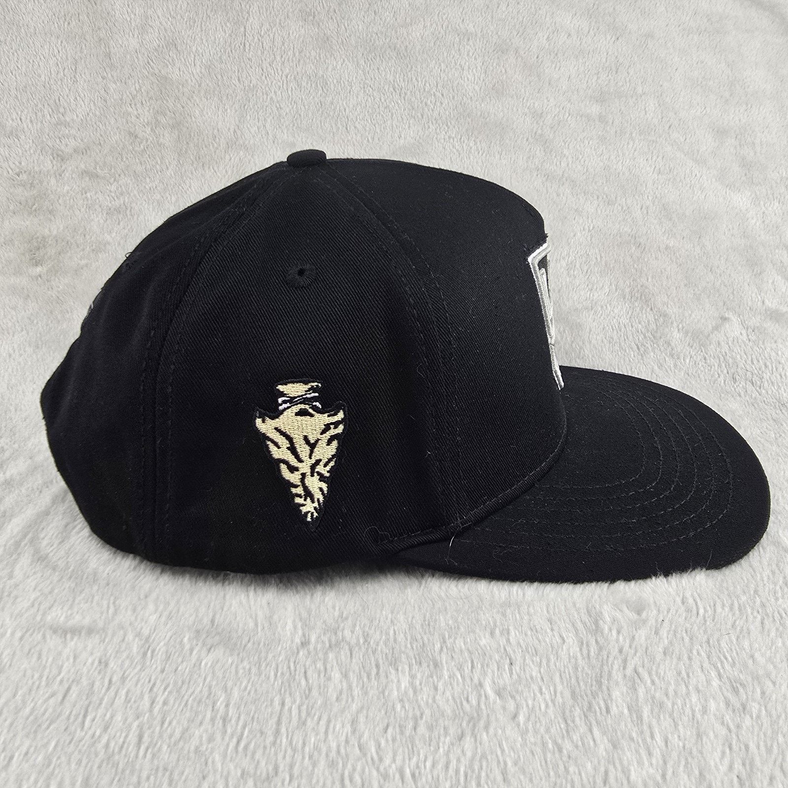 Other LA Kings x San Manuel Casino Hat Snapback Aztec Arrowhead Size ONE SIZE - 3 Thumbnail
