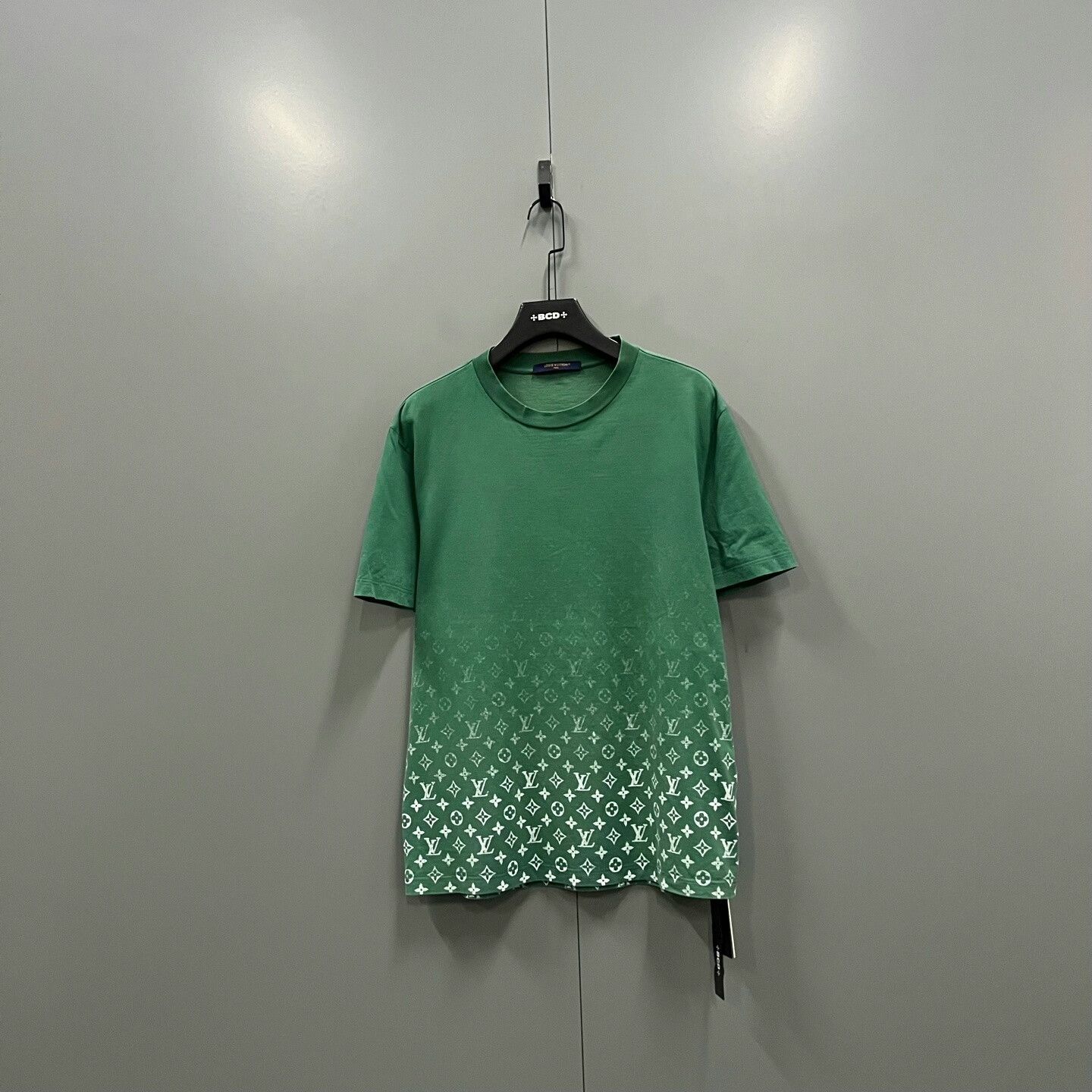Louis Vuitton Louis Vuitton Gradient Monogram Print Short Sleeve Size US XL / EU 56 / 4 - 1 Thumbnail