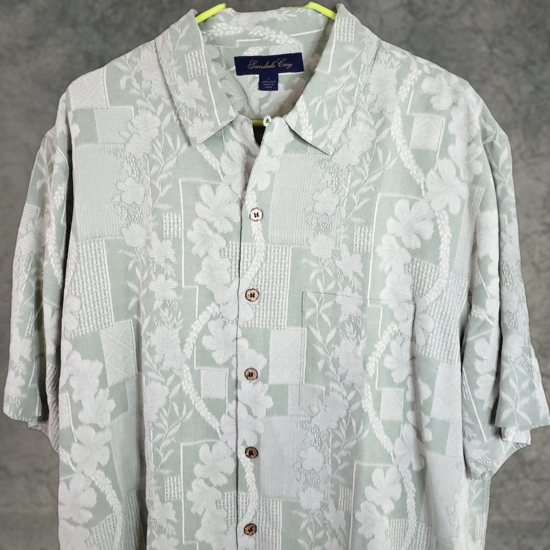 Vintage Sandals Cay Button Short Sleeve Silk Shirt Men’s L Hawaiian Floral Embroidered Green Button-Up Casual, Party, Travel, Wedding Size US L / EU 52-54 / 3 - 1 Thumbnail