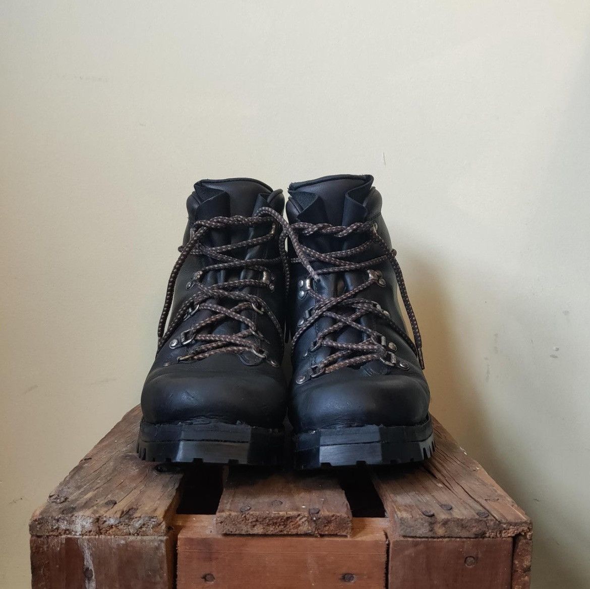 Vasque Vintage Hiking Boot Size US 9 / EU 42 - 2 Thumbnail