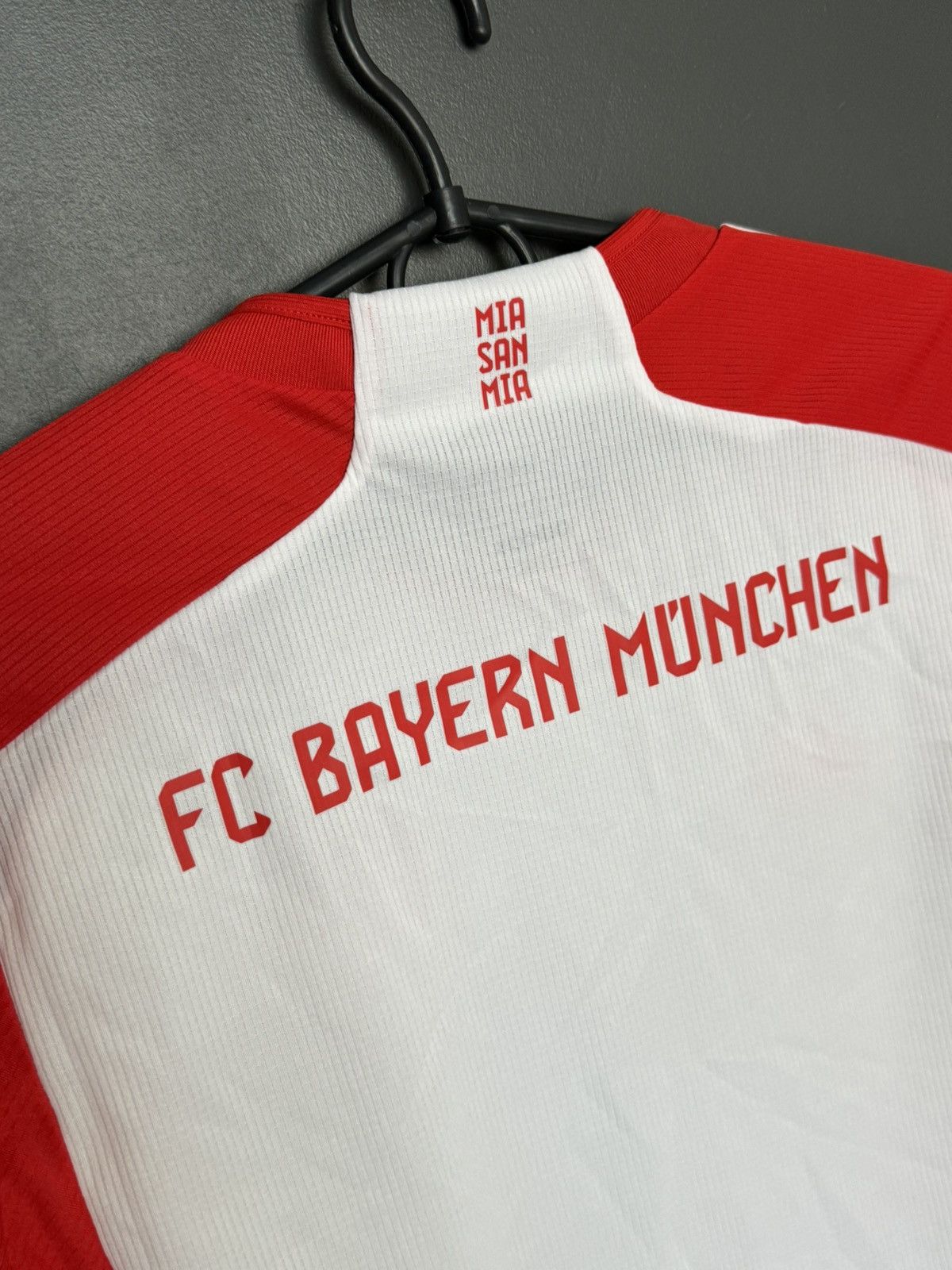Adidas KIDS Bayern Munchen 23/24 Home Football Jersey T-Shirt Size US XS / EU 42 / 0 - 4 Thumbnail