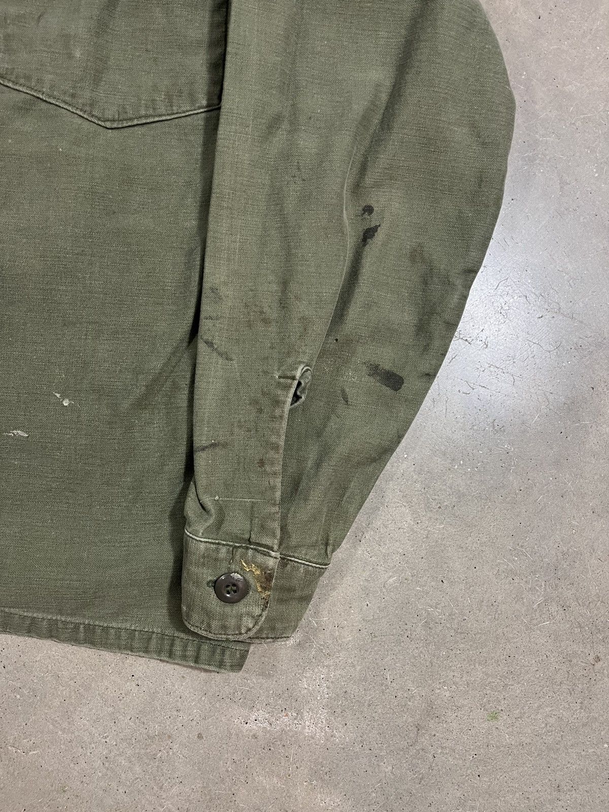 Vintage Vintage 70s OG 107 Fatigue Shirt Faded Painted Green Size US S / EU 44-46 / 1 - 3 Thumbnail