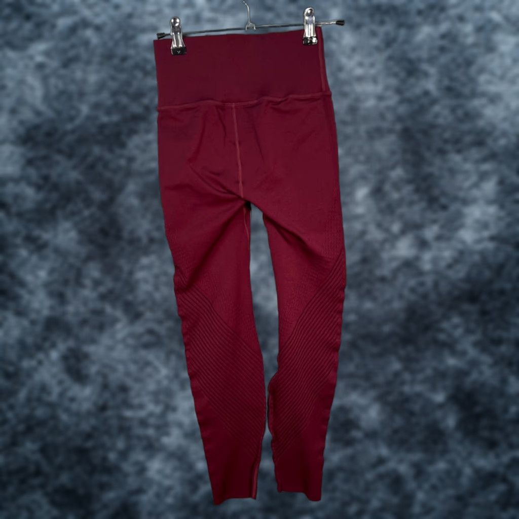 Fabletics Fabletics Leggings Womens XS Size XS High-Waisted Red Maroon Knit Skinny Inseam 22 Activewear Yoga Compression Blacklisted: none Size 40" / US 18 - 1 Thumbnail