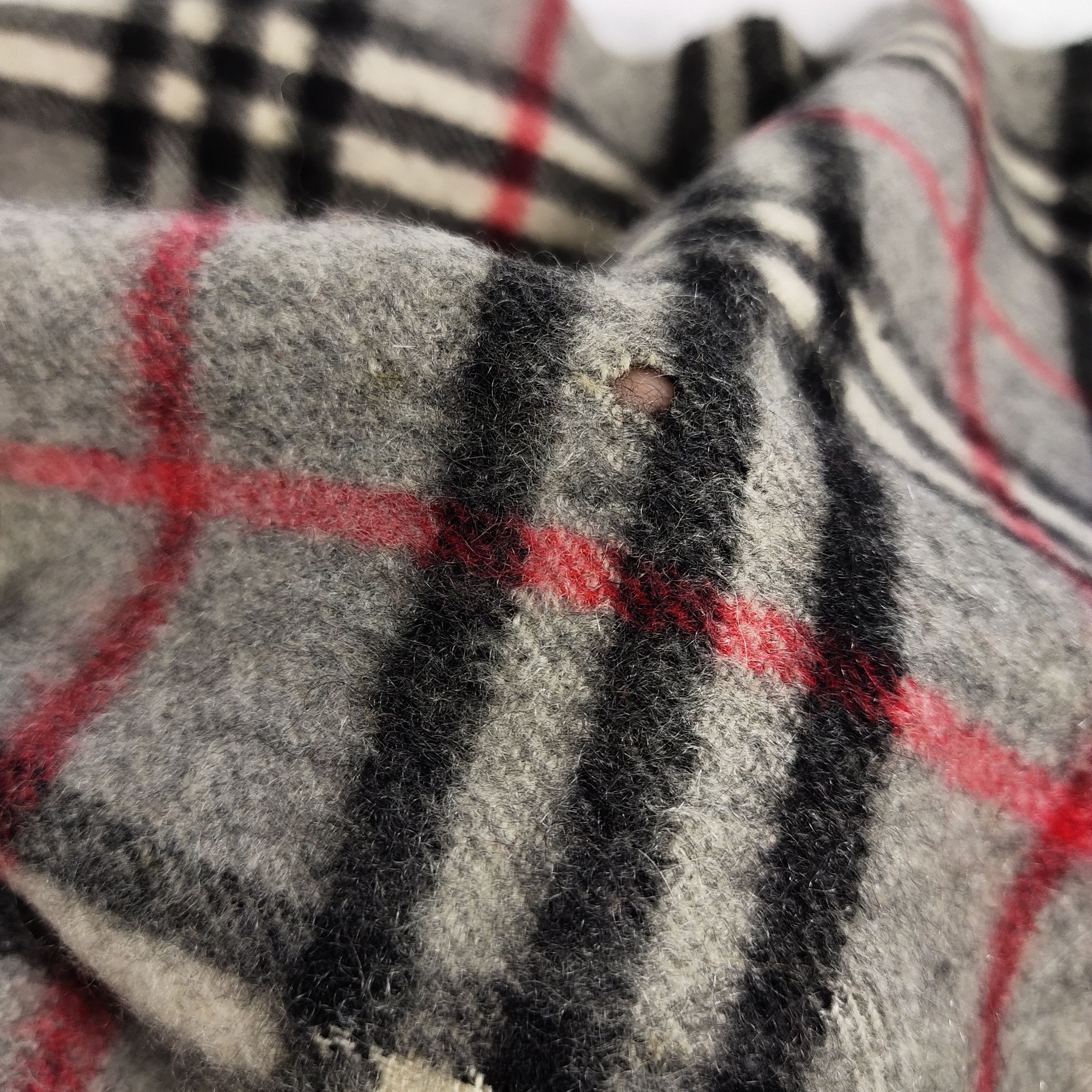 Burberry Burberry Scarf / Muffler / Neckwear M005 Size ONE SIZE - 8 Thumbnail