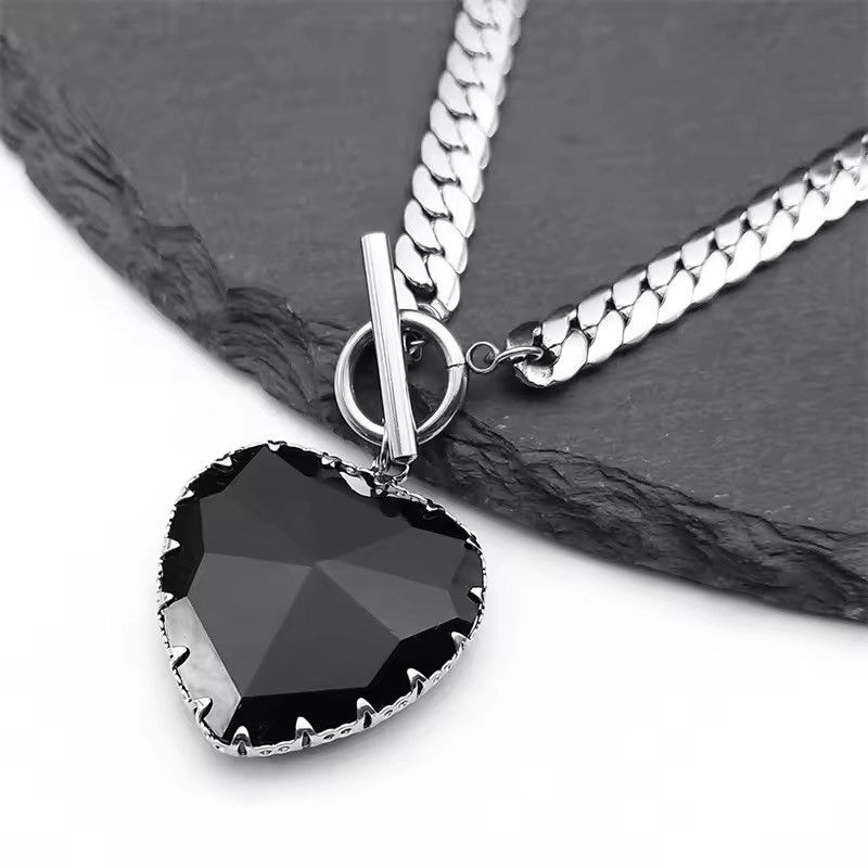 Jewelry Goth Punk Black Heart Necklace Size ONE SIZE - 1 Thumbnail