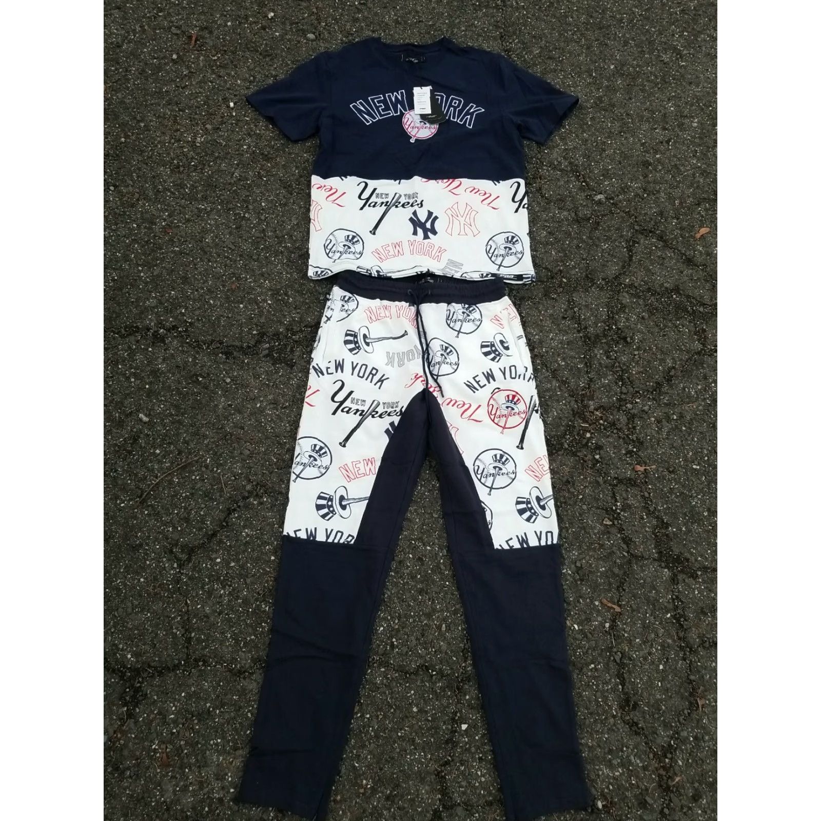 Pro Standard Pro Standard New York Yankees Pro Team Navy Track Pants and Shirt - size large Size US L / EU 52-54 / 3 - 2 Thumbnail