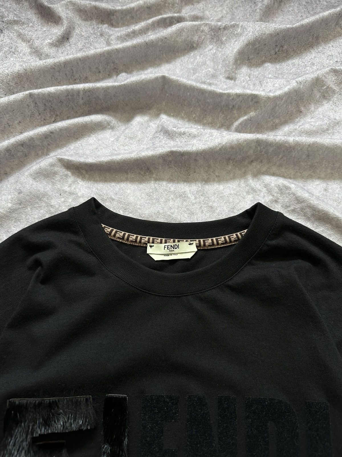 Fendi Fendi Fur Logo Black Mens T-Shirt Tee Size M Size US M / EU 48-50 / 2 - 8 Thumbnail