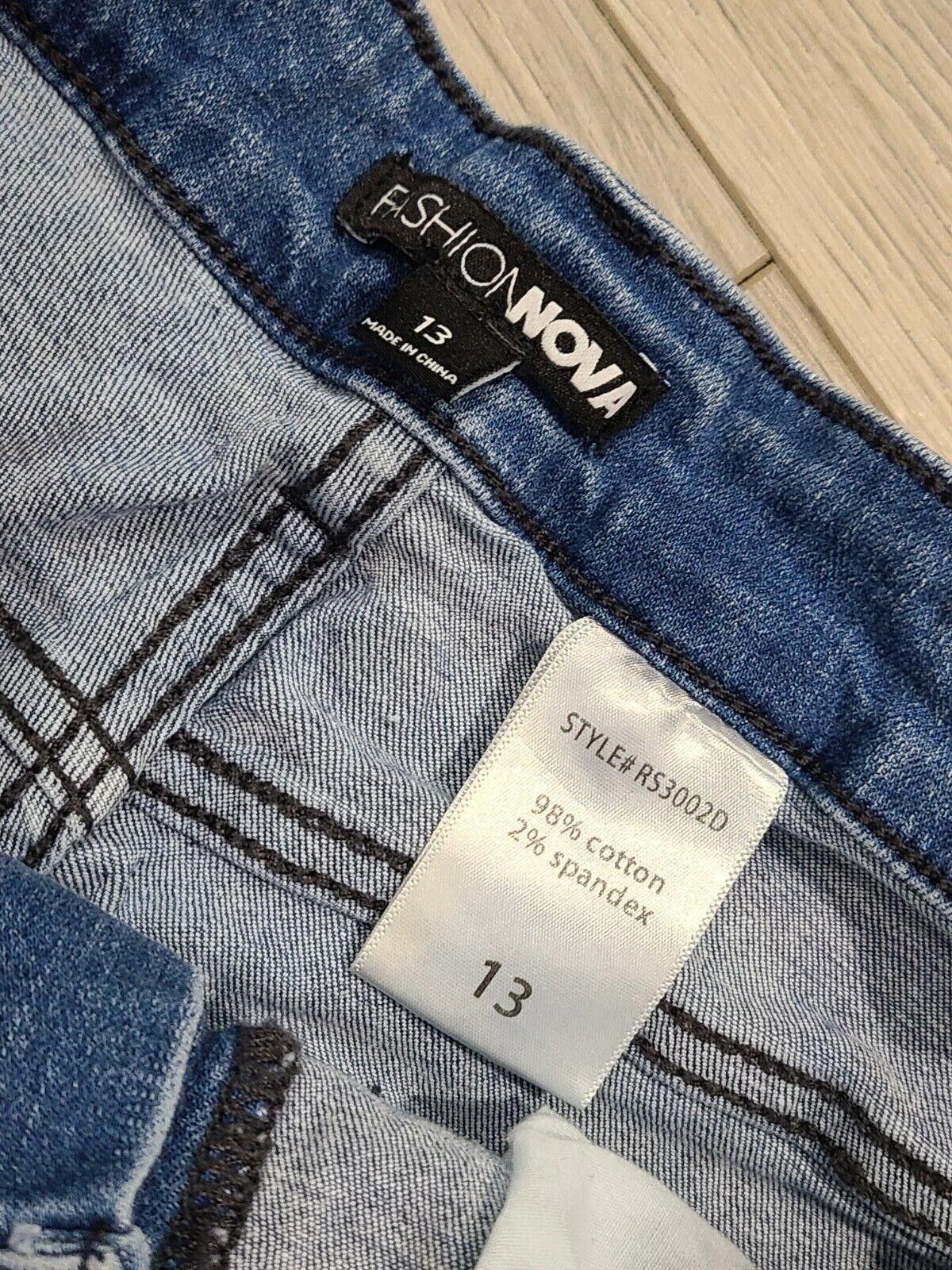 Fashion Nova Fashion Nova Jean Shorts 13 Festival stretch high rise Size 30" / US 8 / IT 44 - 2 Thumbnail