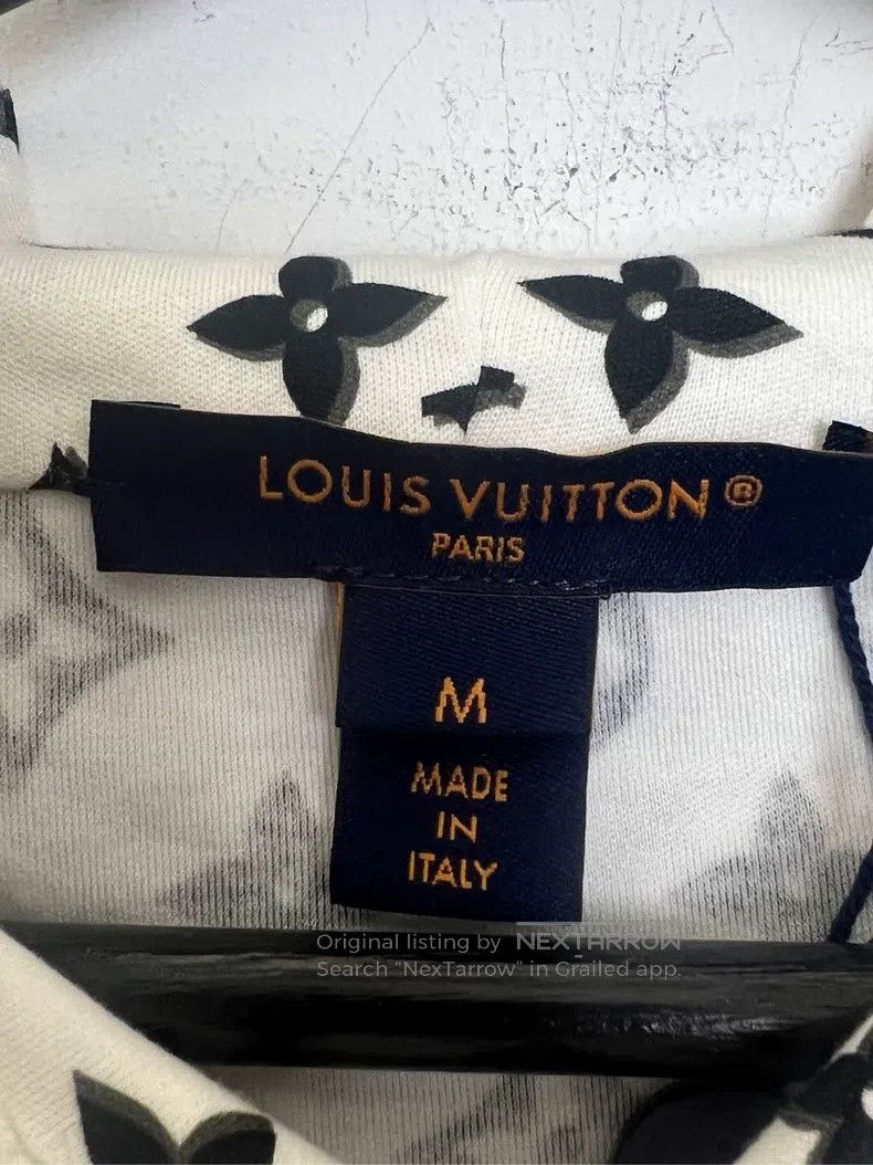 Louis Vuitton Louis Vuitton Full logo hooded short sleeves Size US M / EU 48-50 / 2 - 4 Thumbnail