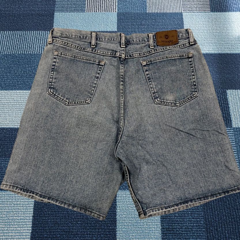 Wrangler Mens 40 Wrangler Relaxed Fit Denim Blue Jean Shorts 10" Classic Jorts Distressed Size US 40 / EU 56 - 1 Thumbnail