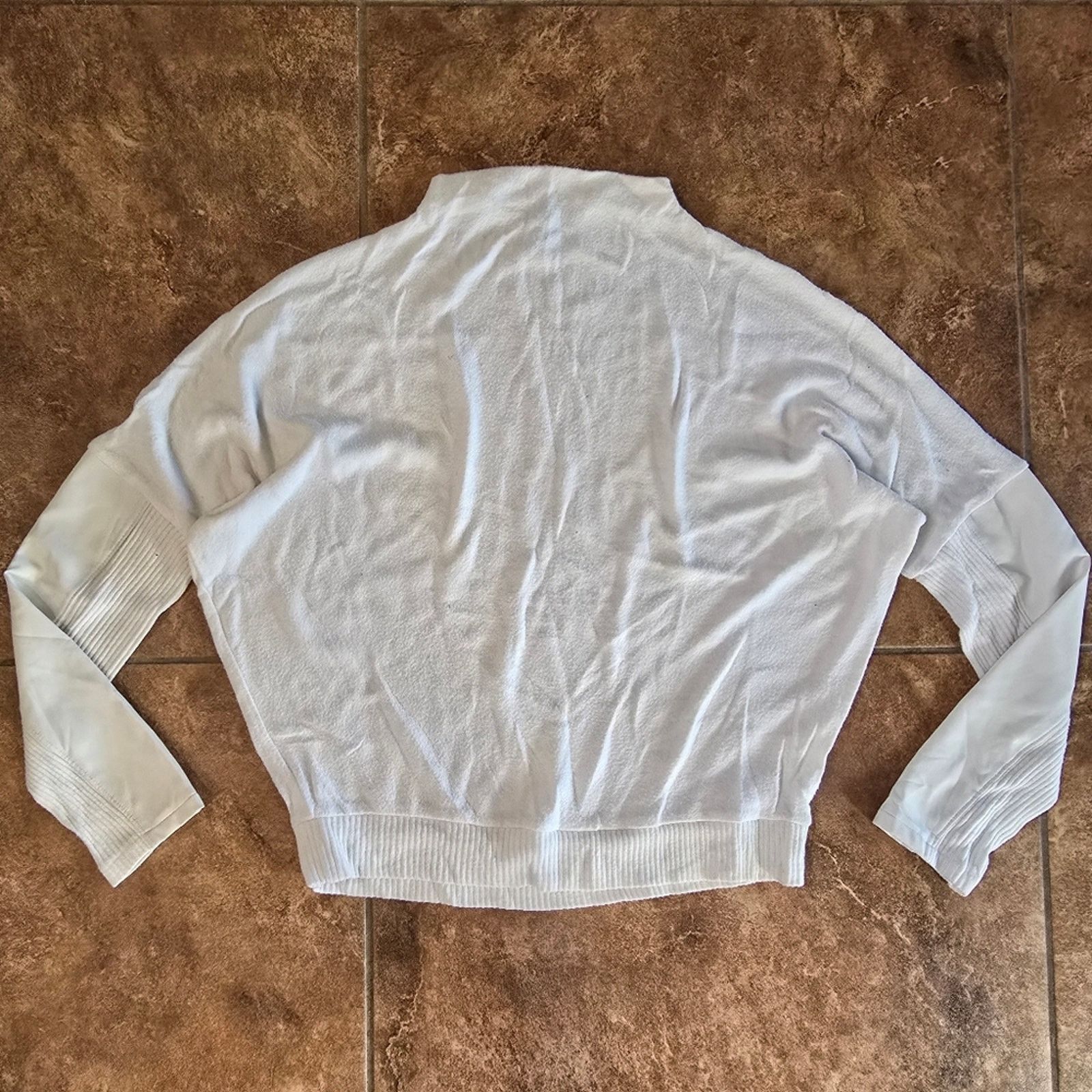Express White Leather Sleeve | EXPRESS | Long Sleeve Size XS / US 0-2 / IT 36-38 - 1 Thumbnail