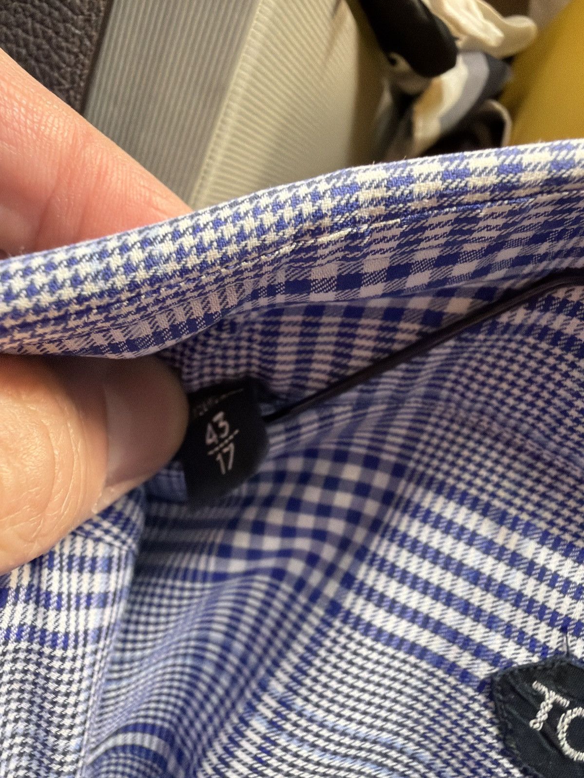 Tom Ford TOM FORD DRESS SHIRT - Like new conditon Size US XL / EU 56 / 4 - 7 Thumbnail