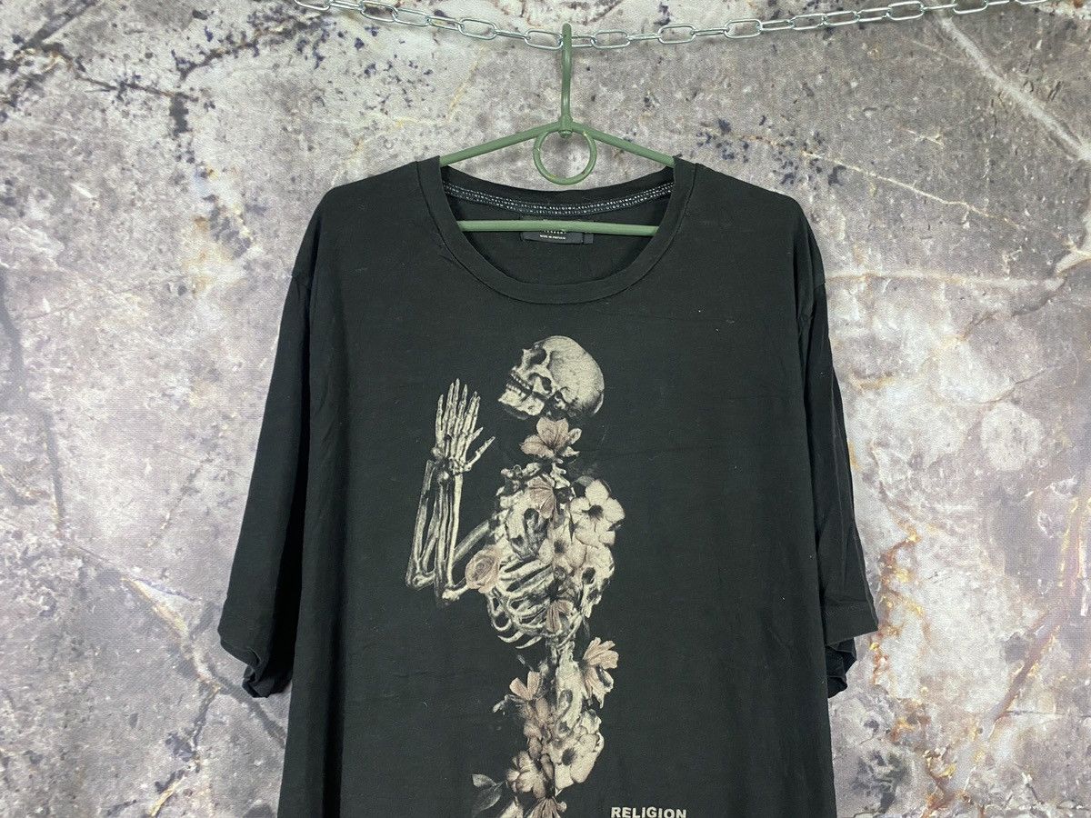 Japanese Brand × Vintage Men’s Religion T-Shirt Streetwear Vintage Size XXL Size US XXL / EU 58 / 5 - 2 Thumbnail