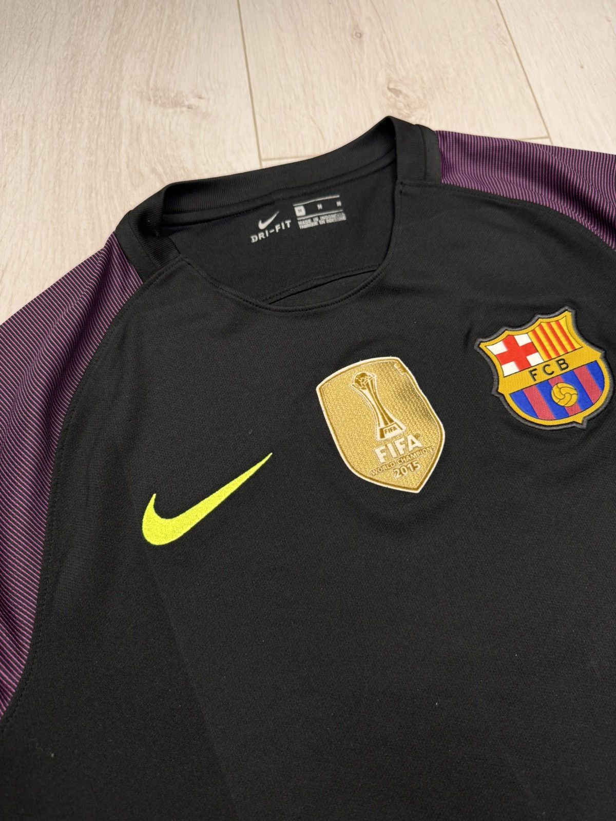 Other FC BARCELONA 2016-17 GOALKEEPER NIKE FOOTBALL SOCCER JERSEY Size US M / EU 48-50 / 2 - 5 Thumbnail