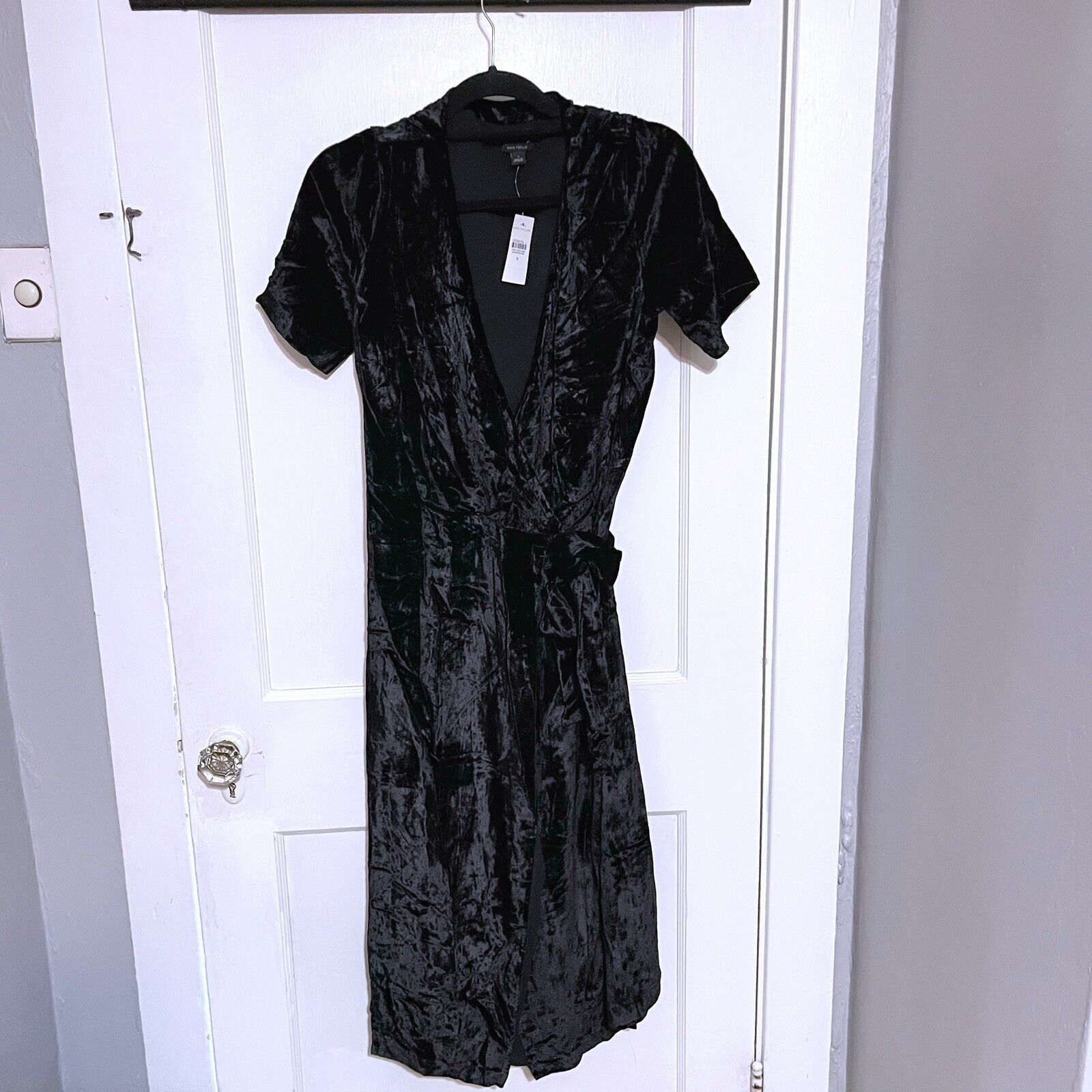 Ann Taylor Ann Taylor Cocktail Dress Womens Size 6 Black Velvet Size M / US 6-8 / IT 42-44 - 1 Thumbnail